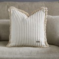 Poszewka dekoracyjna Chunky Stripe Pillow Cover 50x50
